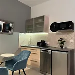 Leone Apartments With Free Parking