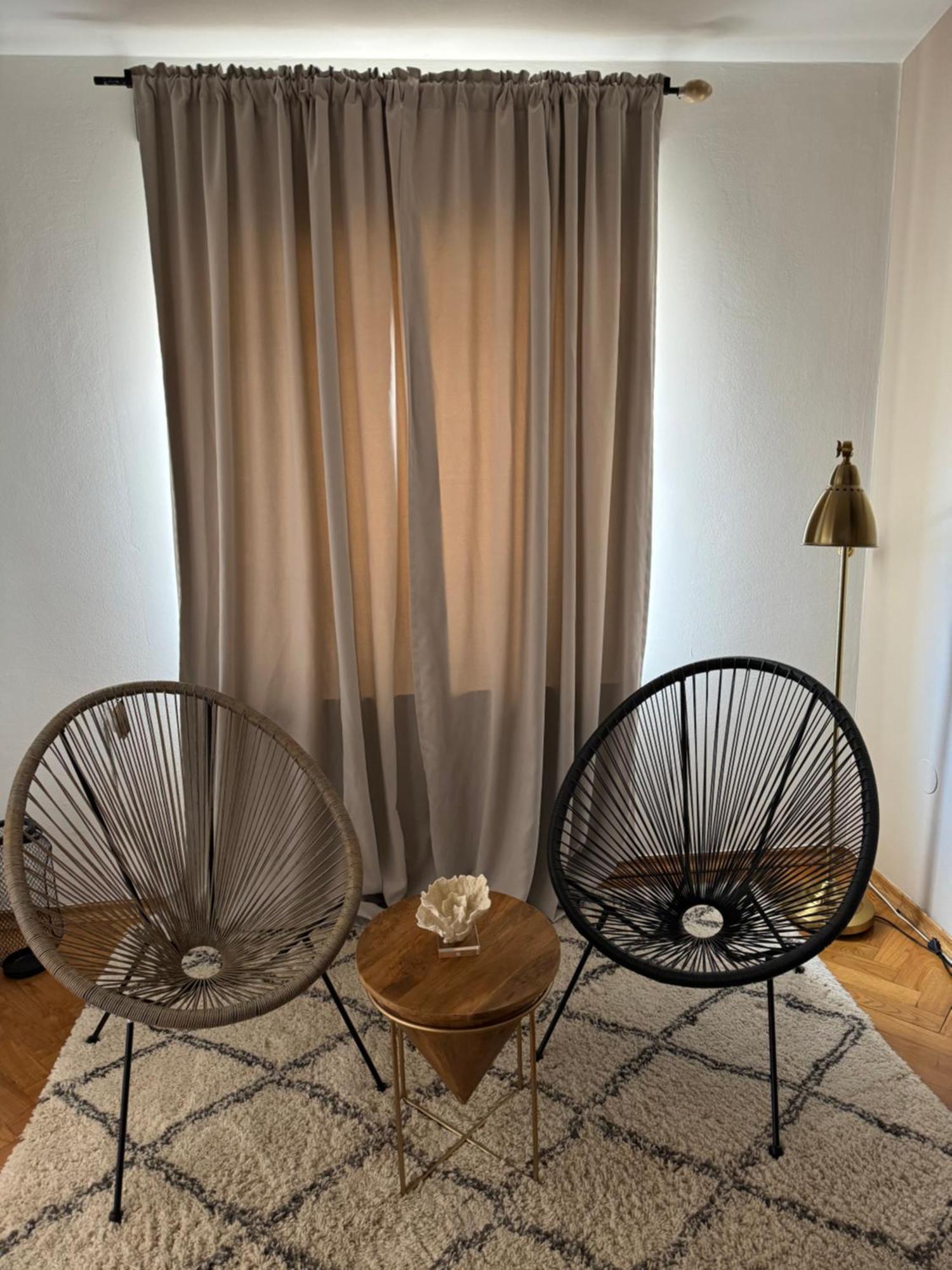 Leone Apartments With Free Parking