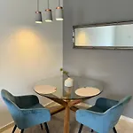 Leone Apartments With Free Parking